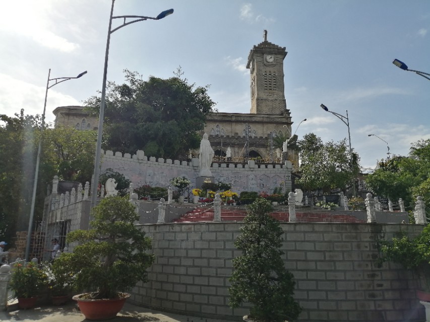 站在楼顶看芽庄全景,站在国门看越南