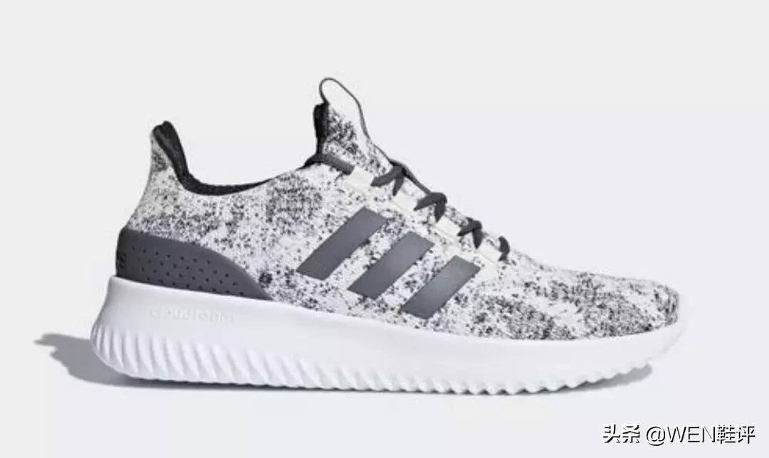 阿迪四百左右慢跑鞋,四百元后卫实战鞋阿迪达斯