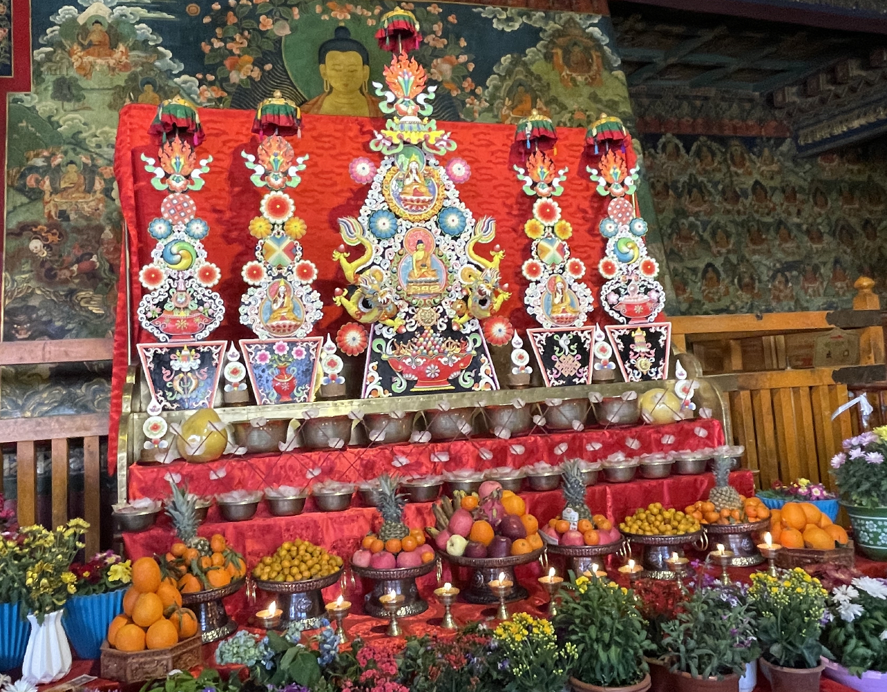 游1300年历史大昭寺，遇17岁无证导游，她说已做了四年讲解