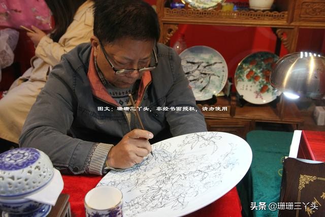 这种“积金堆玉”的特色工艺品，外国一些王室贵族专程到广州采购