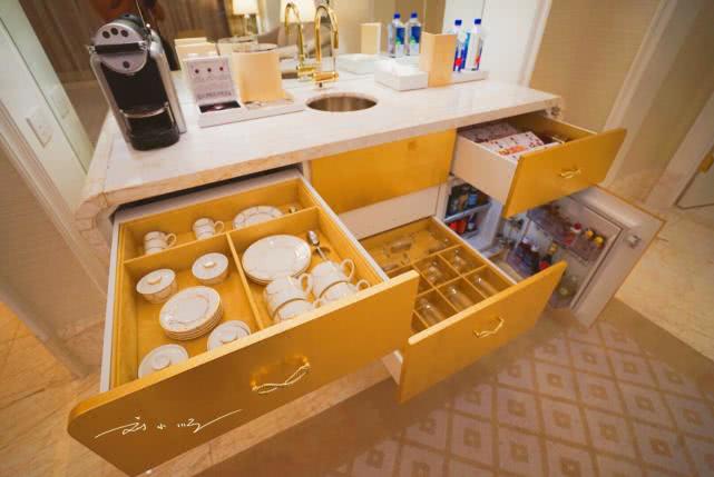 澳门总共有几个豪华酒店,澳门的酒店是全世界最多的吗