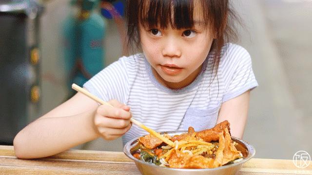 又臭又香螺蛳粉真的很好吃,超臭但超好吃的螺蛳粉