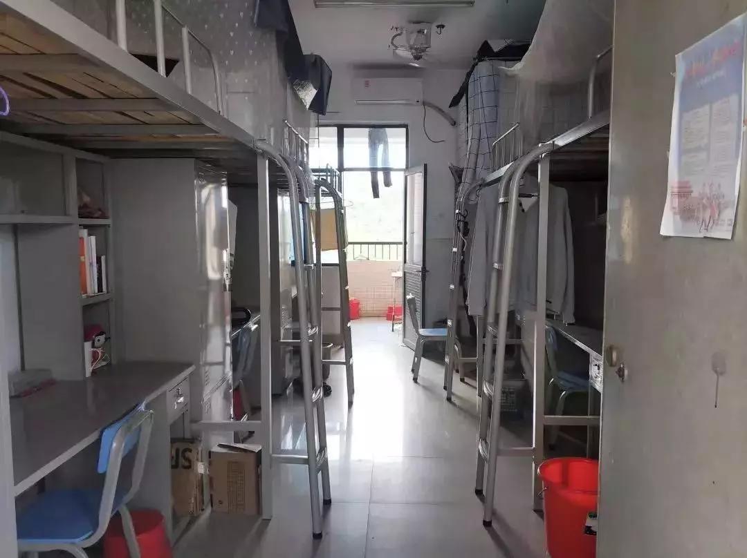 大学宿舍5人间哪个最好,《大学》宿舍对比