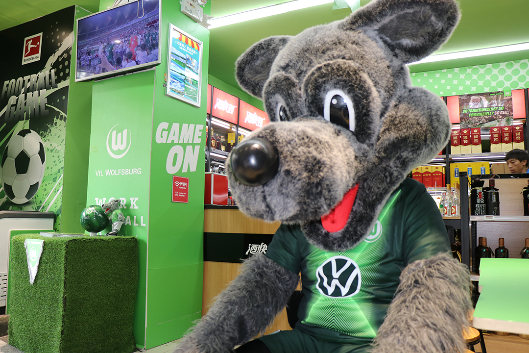 当苏宁小店遇上沃尔夫斯堡：一个新的球迷打卡形式出现了