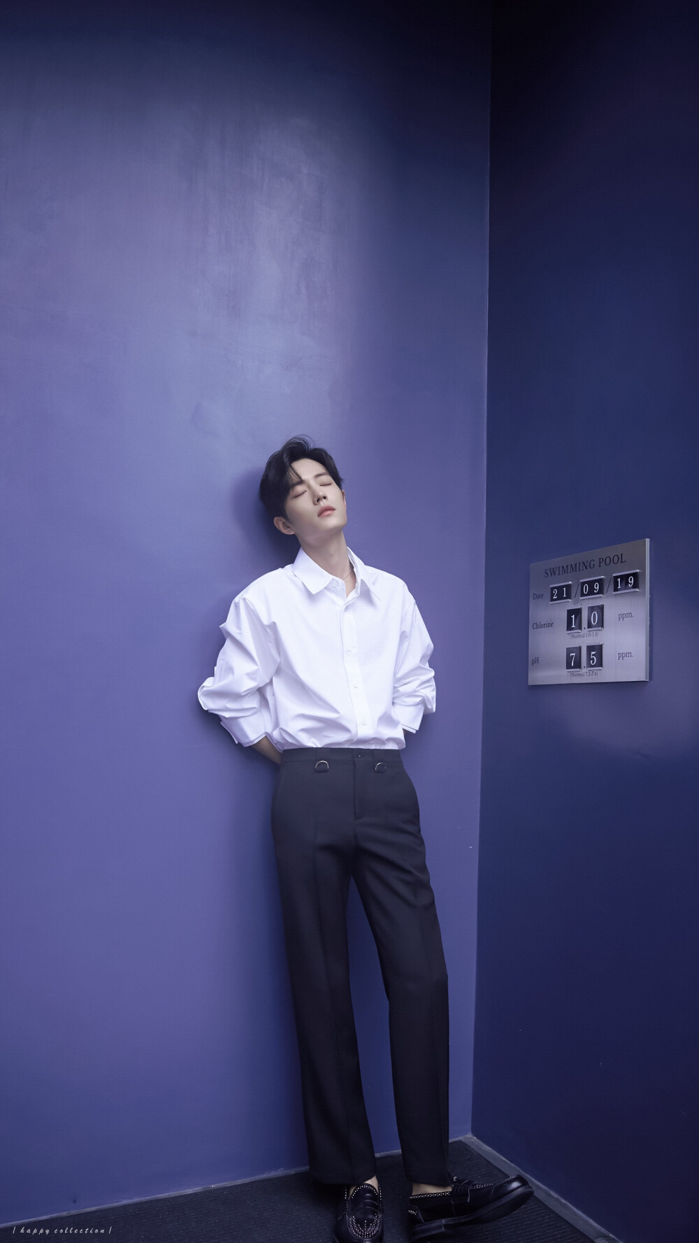 肖战新造型穿益字白T，手绘漫画传递正能量，总算复出有望了