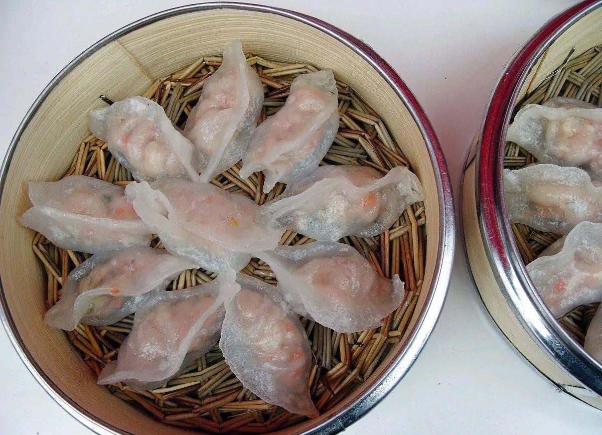 面粉里加豌豆淀粉包饺子,面粉淀粉包饺子