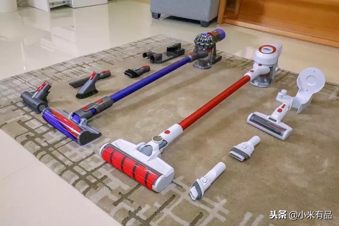 戴森v8和小狗t11吸尘器对比,戴森吸尘器与国产吸尘器吸力对比