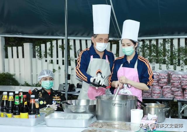 诗妮娜与贵妃拥抱,诗妮娜贵妃入狱前和女儿深情拥抱