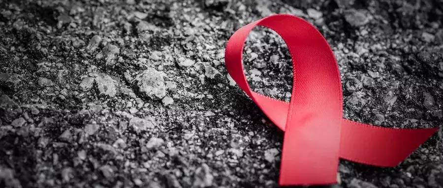全国85万人报告感染艾滋病，这个因素是主要传播途径……