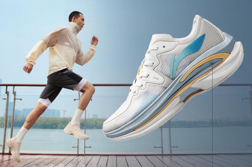 亚瑟士跑鞋和国产跑鞋,耐克跑鞋和国产跑鞋