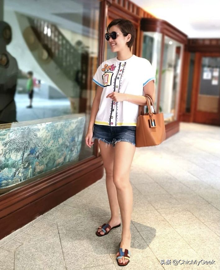 陈茵媺香港小姐冠军国际小姐,陈茵媺拿的包包