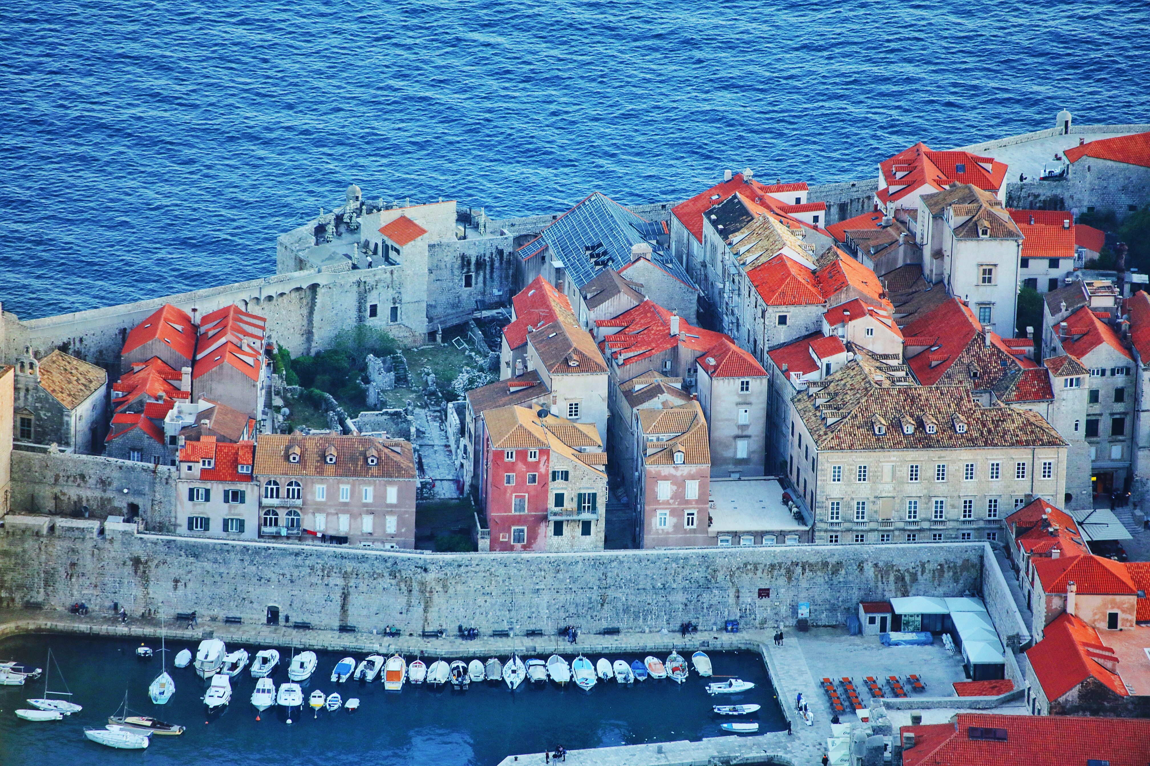 权力的游戏，捧起了世界最牛的网红城市：君临！！