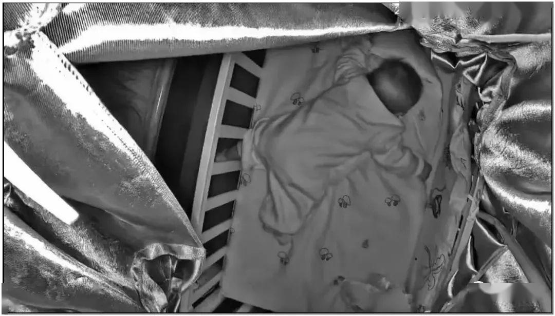 3个月宝宝趴睡死亡,三个月宝宝趴睡致死