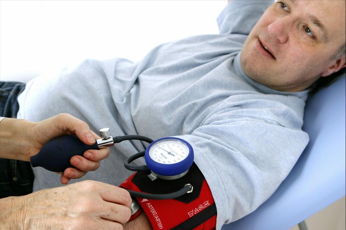 血肌酐超过100需要治疗吗,血肌酐100至120之间浮动