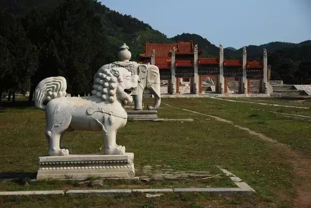 孙殿英盗墓笔记,孙殿英盗墓的理由