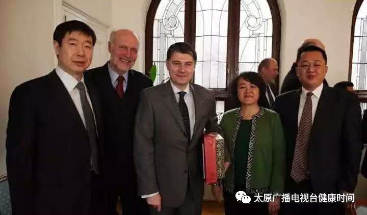 侯丽萍九宫腹诊疗法,侯丽萍养生治病视频