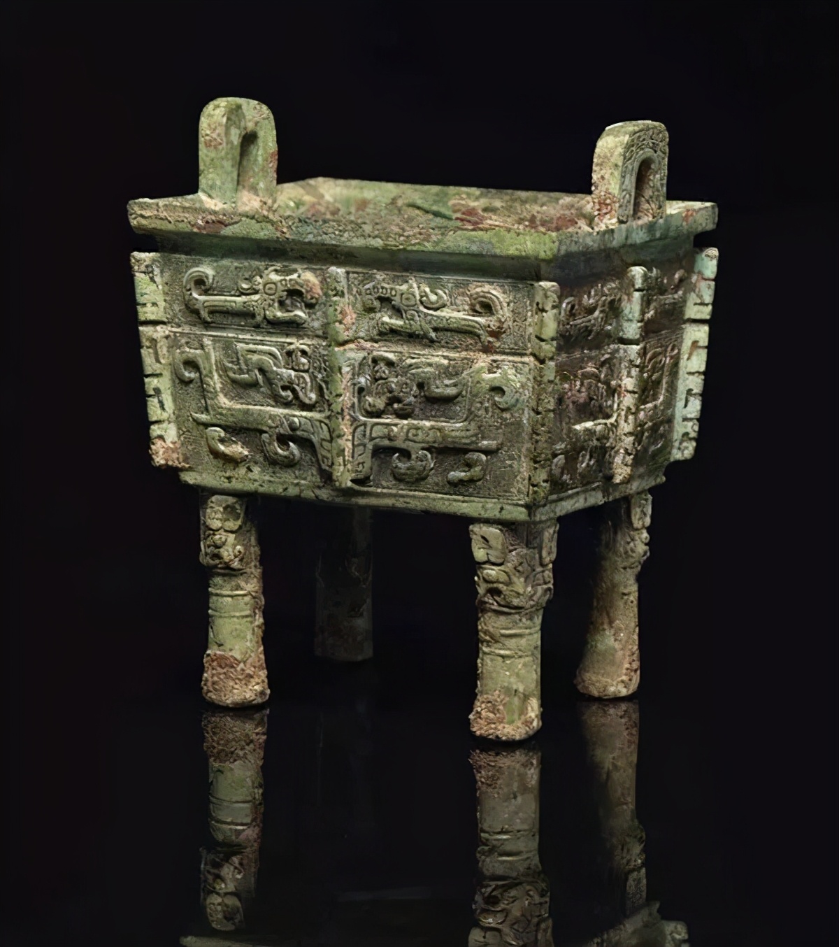 商代鸟兽纹觥,纽约战报