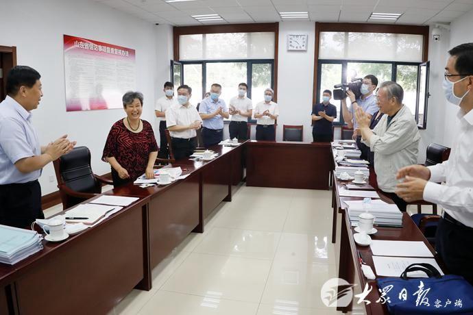 见完来访群众后，省级*党**委书记怒了：该曝光的要曝光