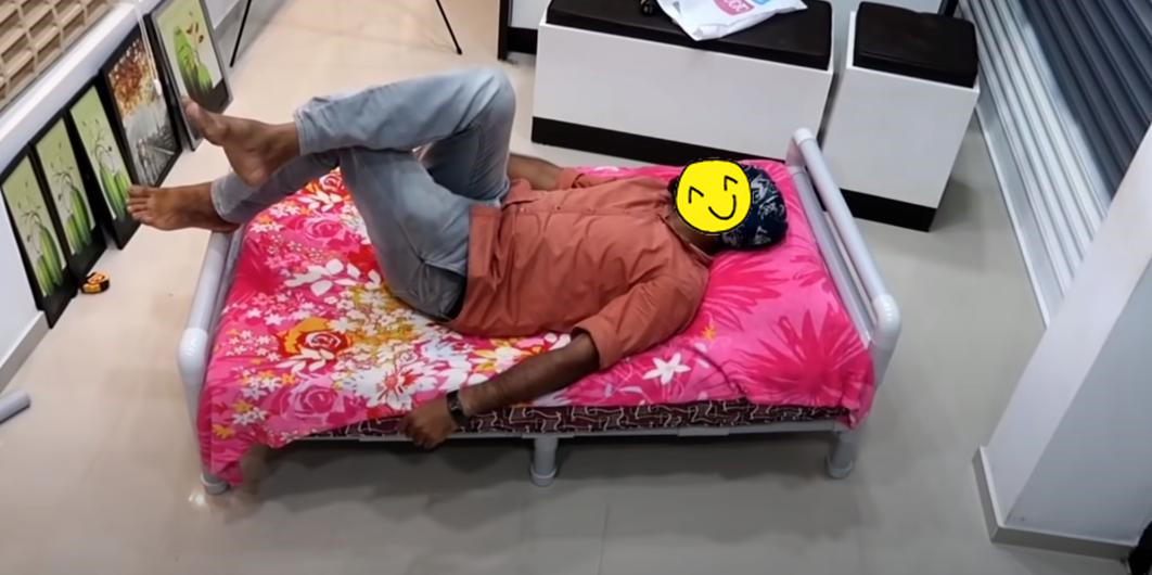 老外用PVC管做张单人床，承重200斤比成品床结实，真会省钱