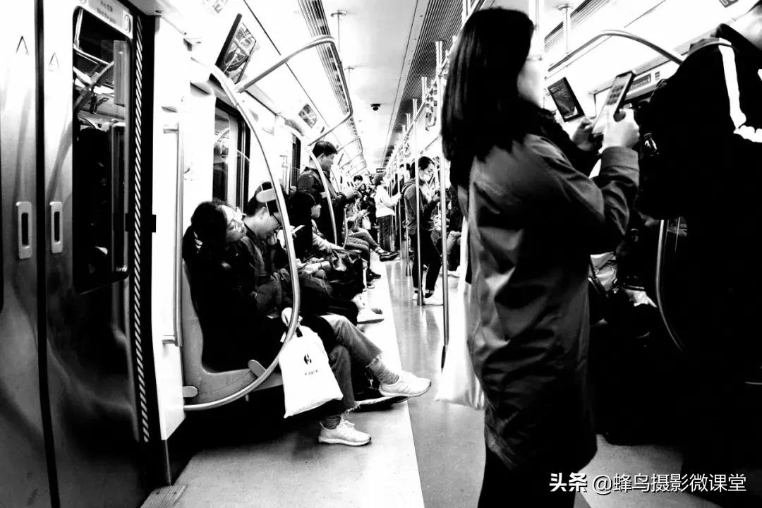 这个便携相机轻松秒掉P30，我说的还是价格