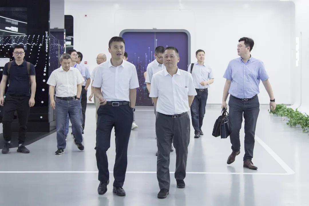 显鸿科技与中控信息战略合作携手打造草原智慧都市