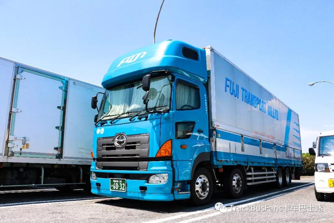 日本高速公路服务区随拍!卡车居然都这么帅