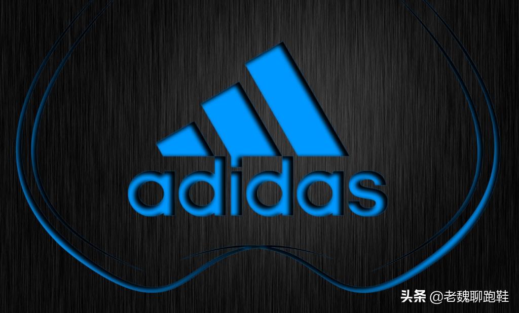 阿迪达斯三叶草好还是三道杠好,阿迪达斯羽绒服三叶草和三道杠