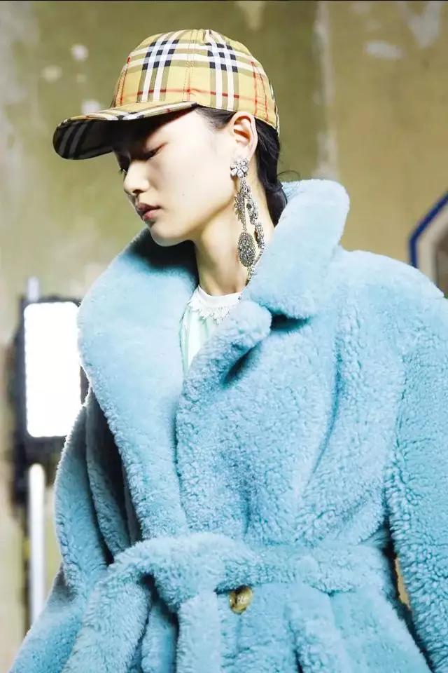 刘雯贺聪巴黎时装周完整版,巴黎时装秀贺聪