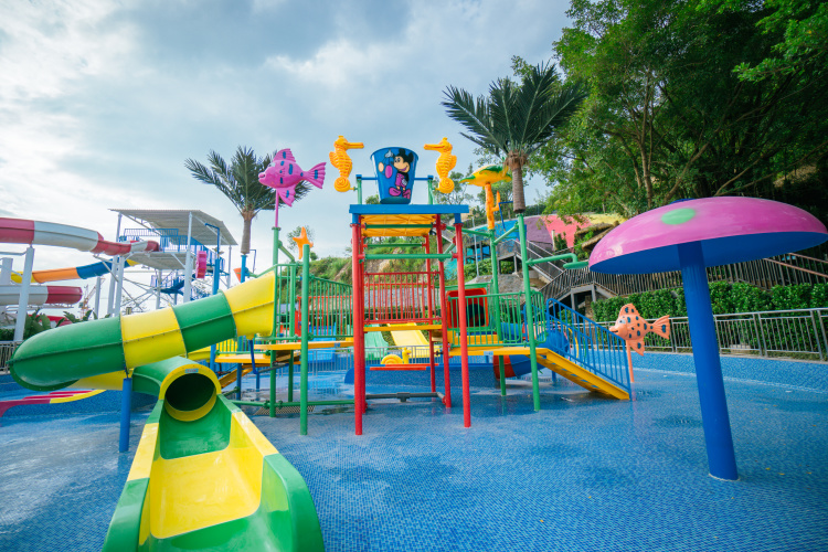 听说广州金叶子温泉酒店是广州的“小布拉宫”