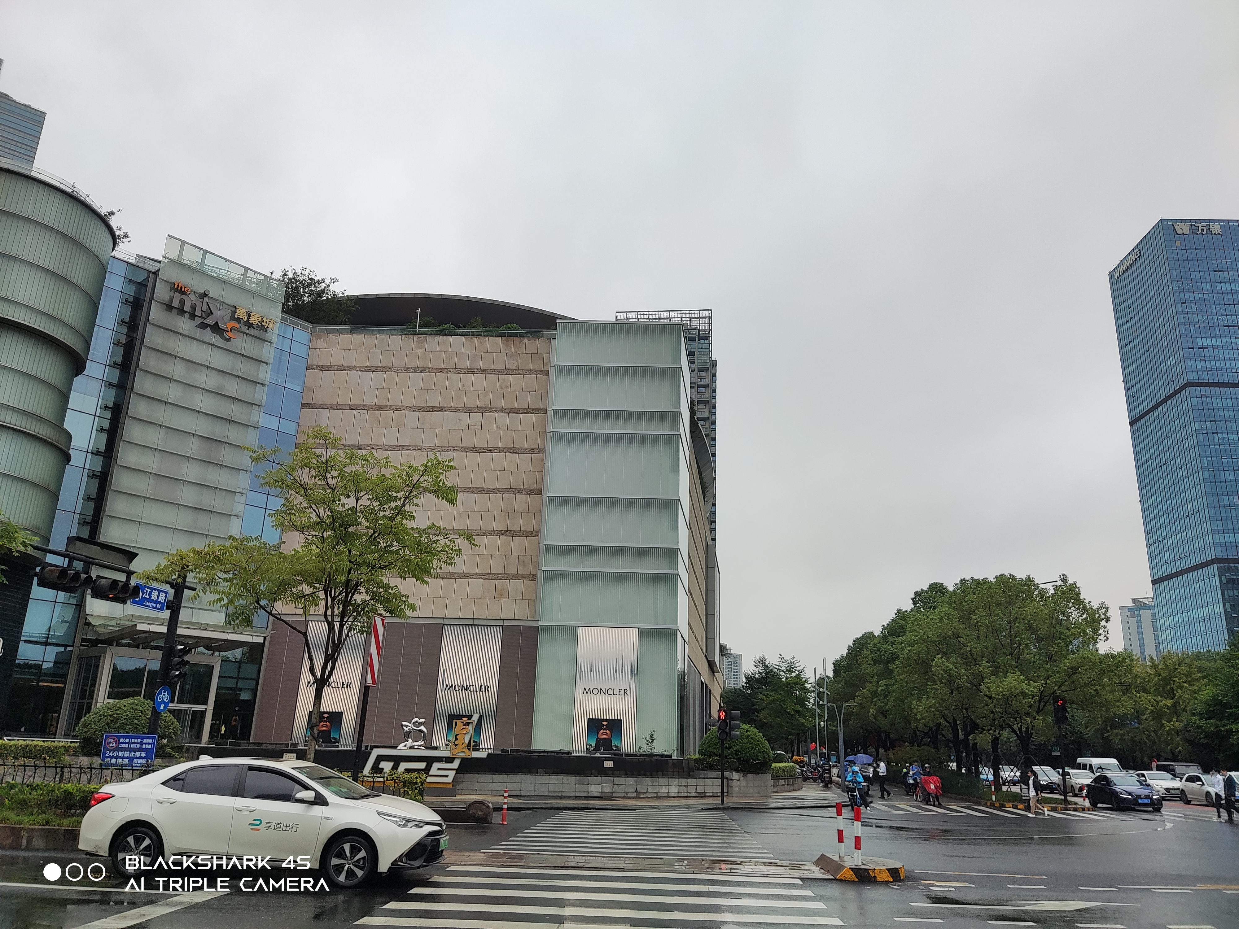 黑鲨4s120w快充,黑鲨4s手机测评游戏