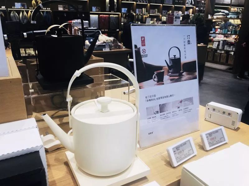 从电竞到图书，苏宁极物如何打造智慧零售的场景体验店