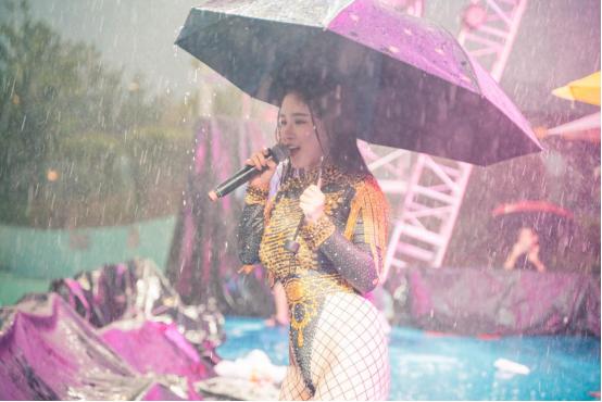 苏州梦幻水世界电音节,苏州水上电音节冲浪