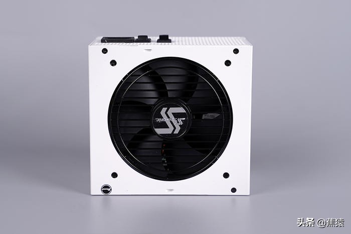 安钛克CUBEDRAK装机展示，11700+ROGB560-G+3080TI