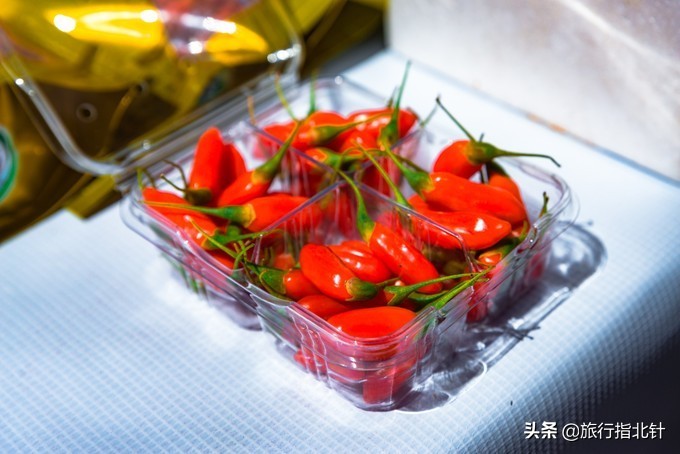 美丽青海，秋收的季节都兰红了，爆汁鲜甜的枸杞有小拇指大小