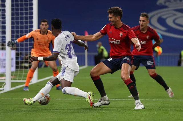 95分钟绝杀！蝎子摆尾破门！43年耻辱！足坛刺激1夜：西甲4队榜首