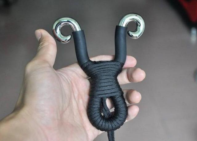 “它一直盯着我”,4岁女儿被2000元玩具吓哭,网友:换谁谁都怕