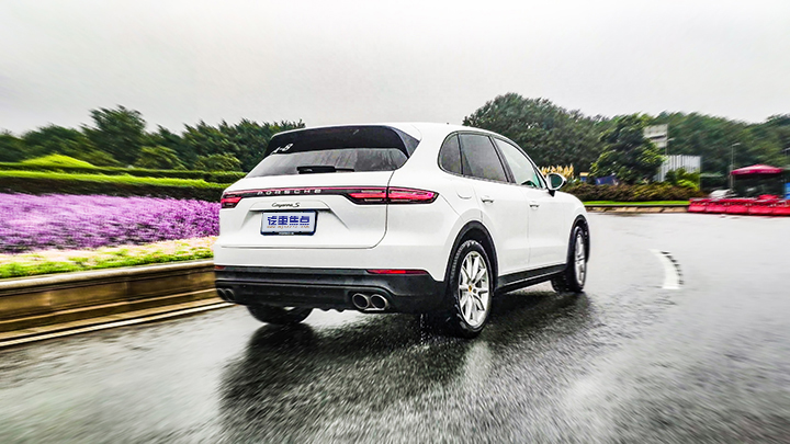 最好卖的百万级suv,中国最值得买的小型suv