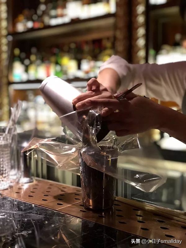 酒吧|坐上逃离人间的微醺列车