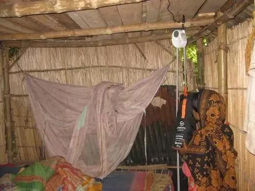 世界第一盏led灯,不用电就能亮的led灯泡