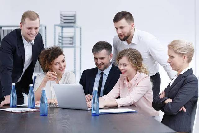 为什么有的企业都有hr招不到人,企业hr招聘效率低招不到人怎么办