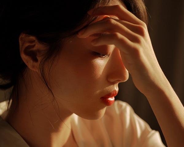 自己拍一组高级感写真,居家拍照复古感写真