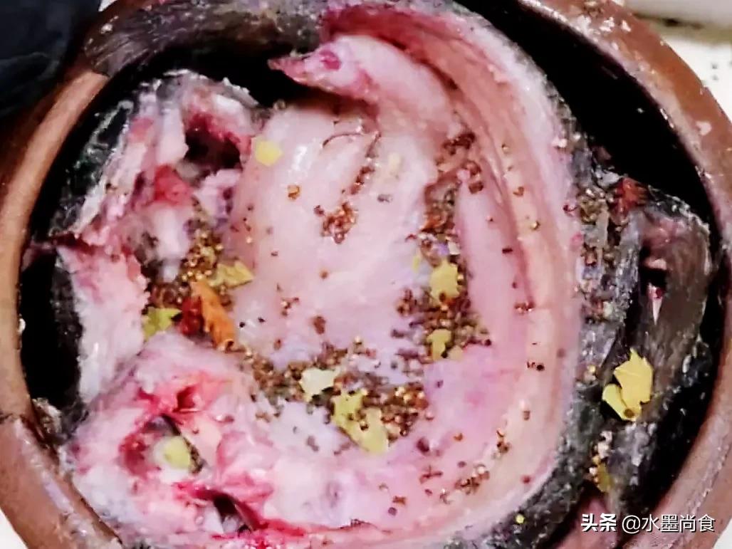 腌腊鱼要不要炒盐,腌腊鱼的正确洗干净方法