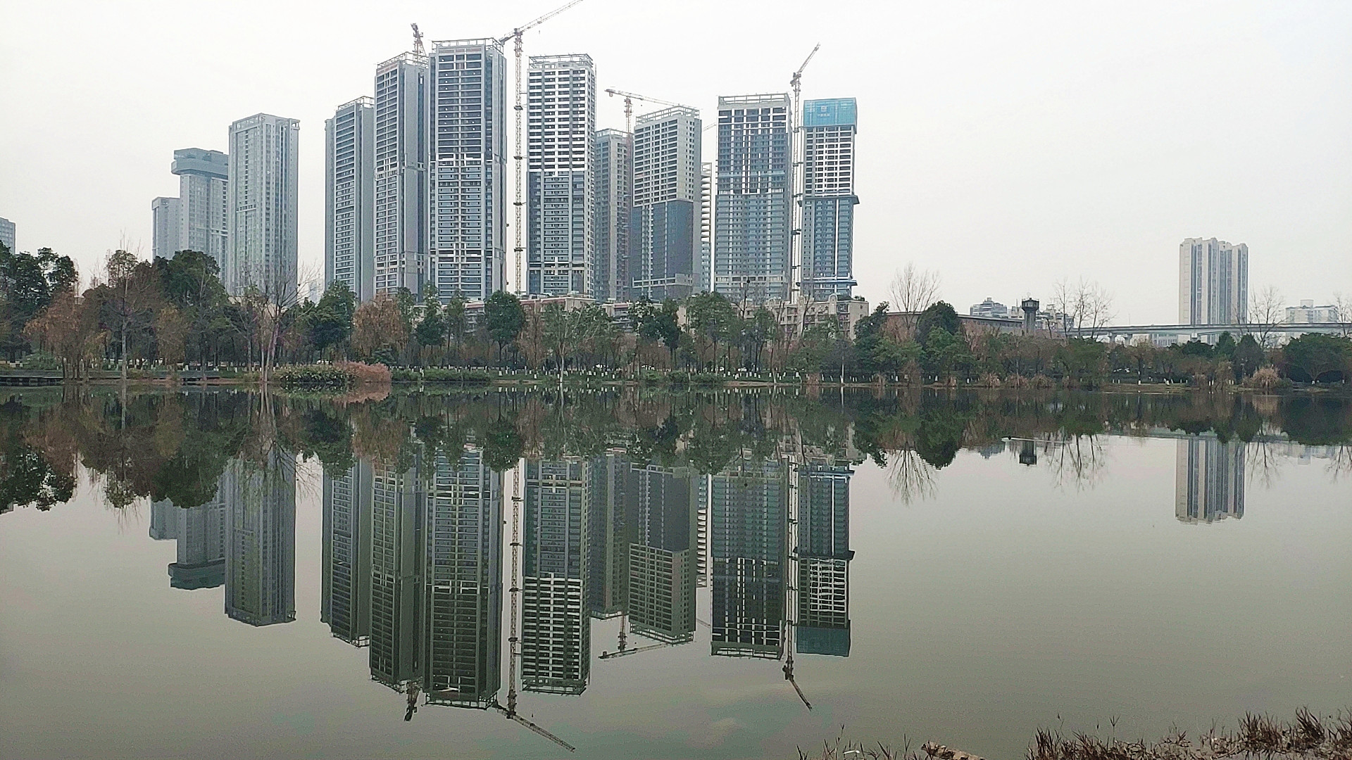 “稀缺”至上，这也许是成都市区内“最后”购入湖岛平层墅的机会