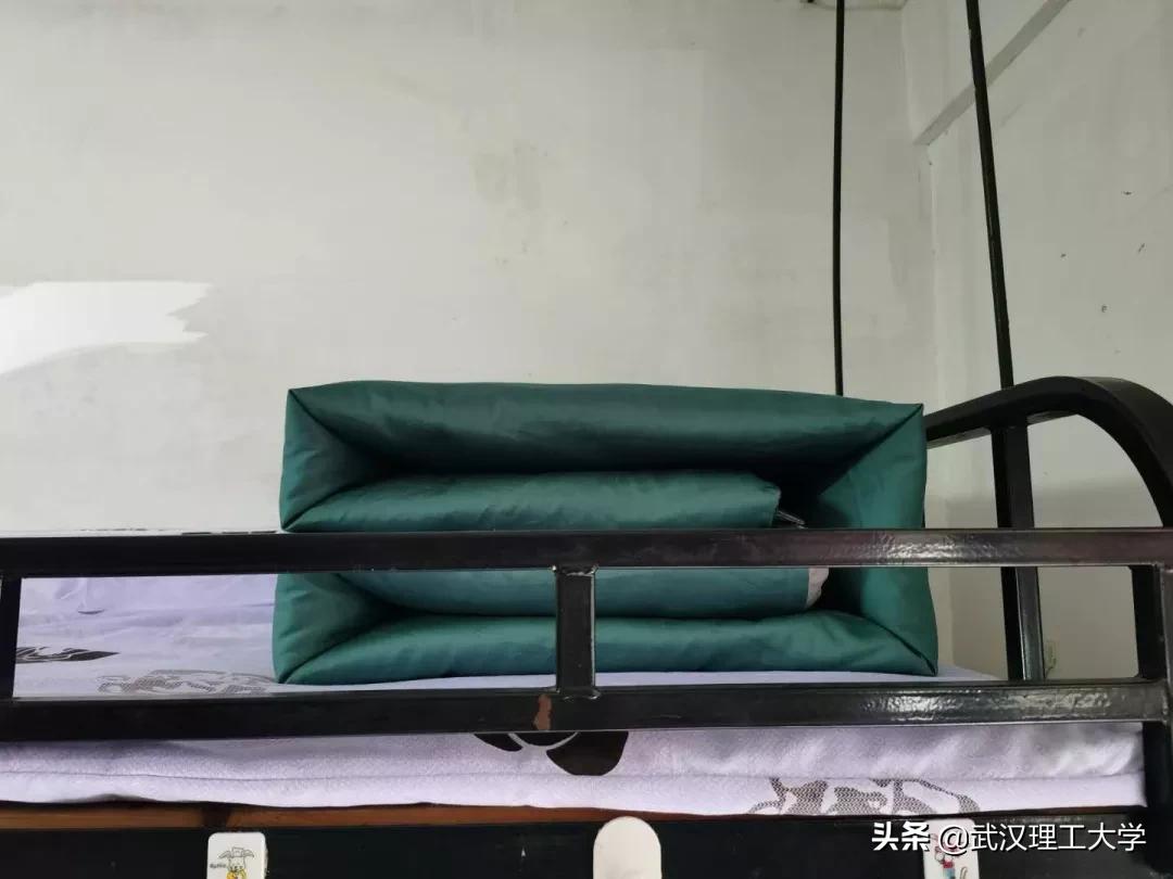 扬外必先务内——细雨中别样的军训，正在上演