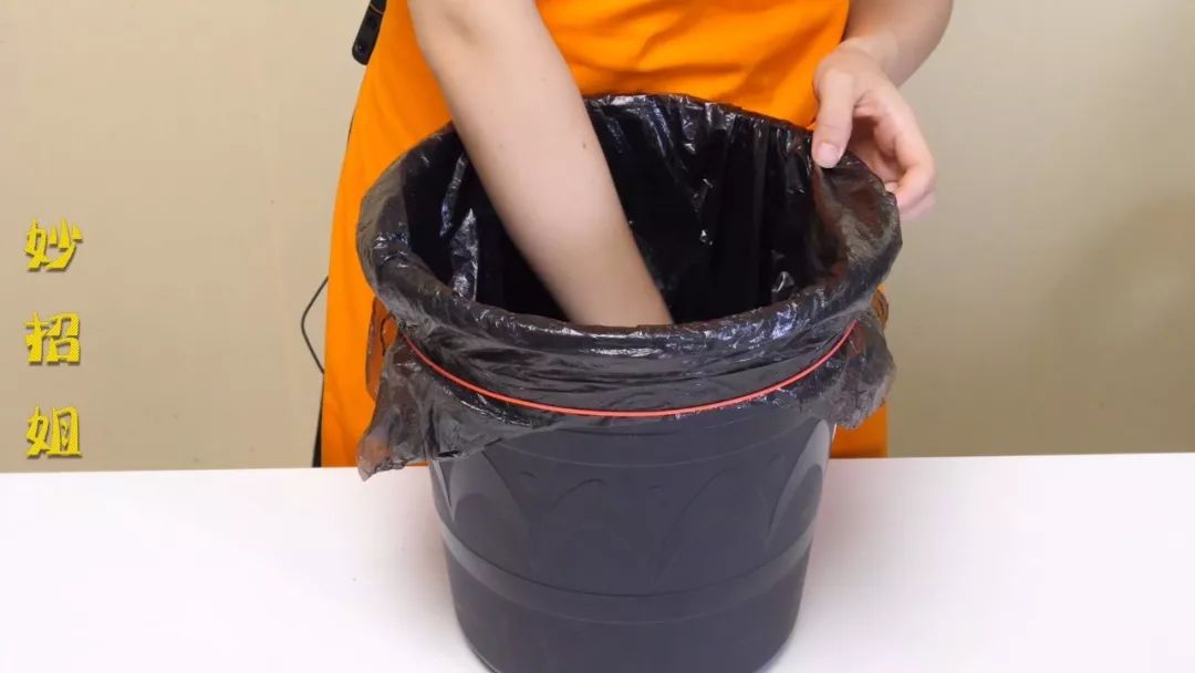 橡胶手套坏了别扔还有这些妙用,橡胶手套破了可以用火补吗