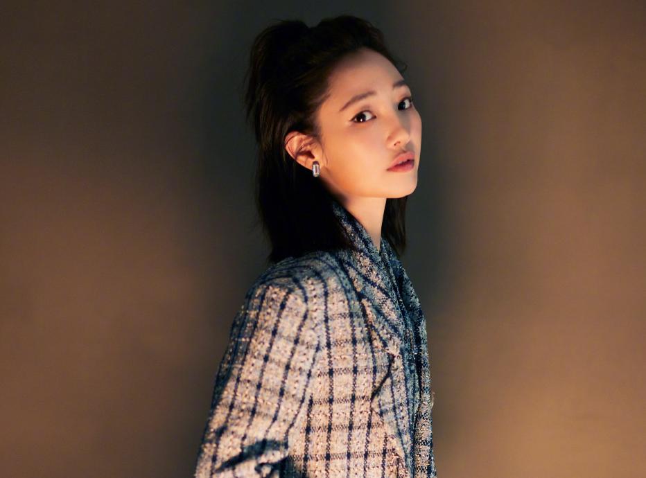 白百何被骂4年她到底冤不冤,一指禅的丑闻