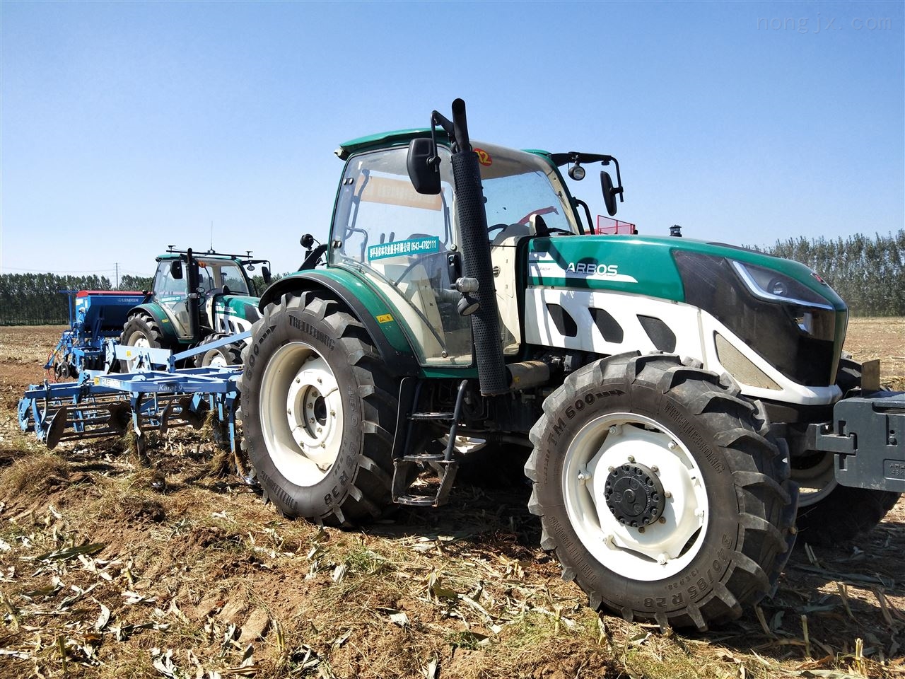 140四驱大拖拉机一台多少钱,140马力拖拉机排名前十名的品牌