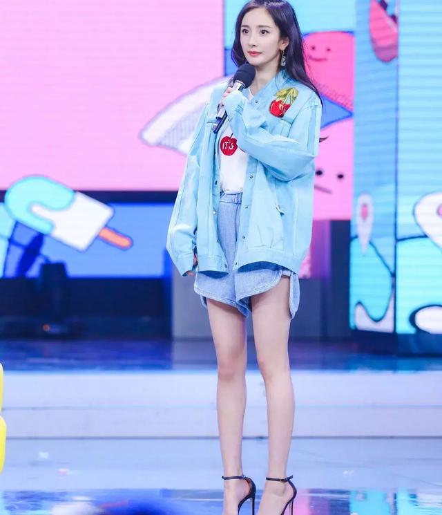 方脸女生适合的穿搭,方脸大骨架女生适合走的风格