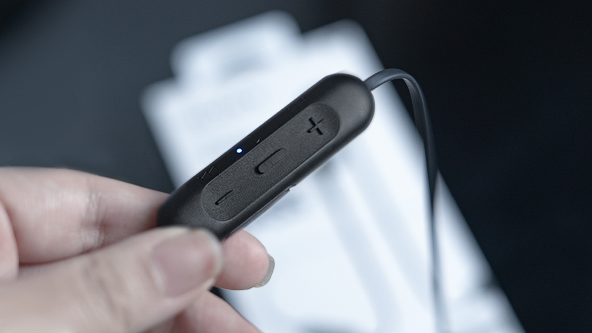 无线蓝牙耳机推荐初学者,索尼wixb400耳机真实体验