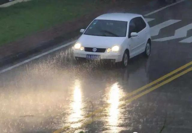 暴雨之前做啥生意合适呀,暴雨来临之际做点什么生意